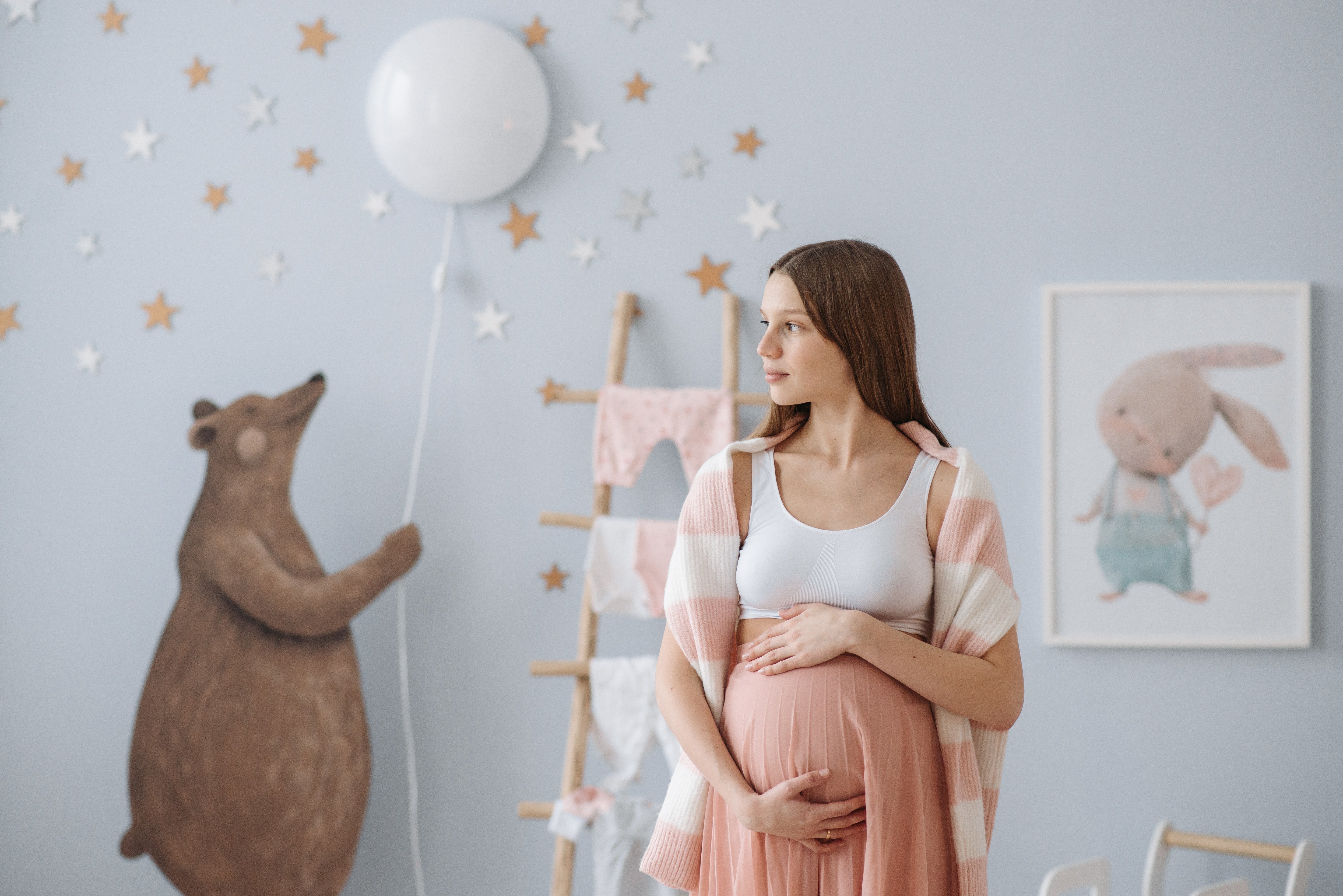 Joven embarazada. | Foto: Pexels