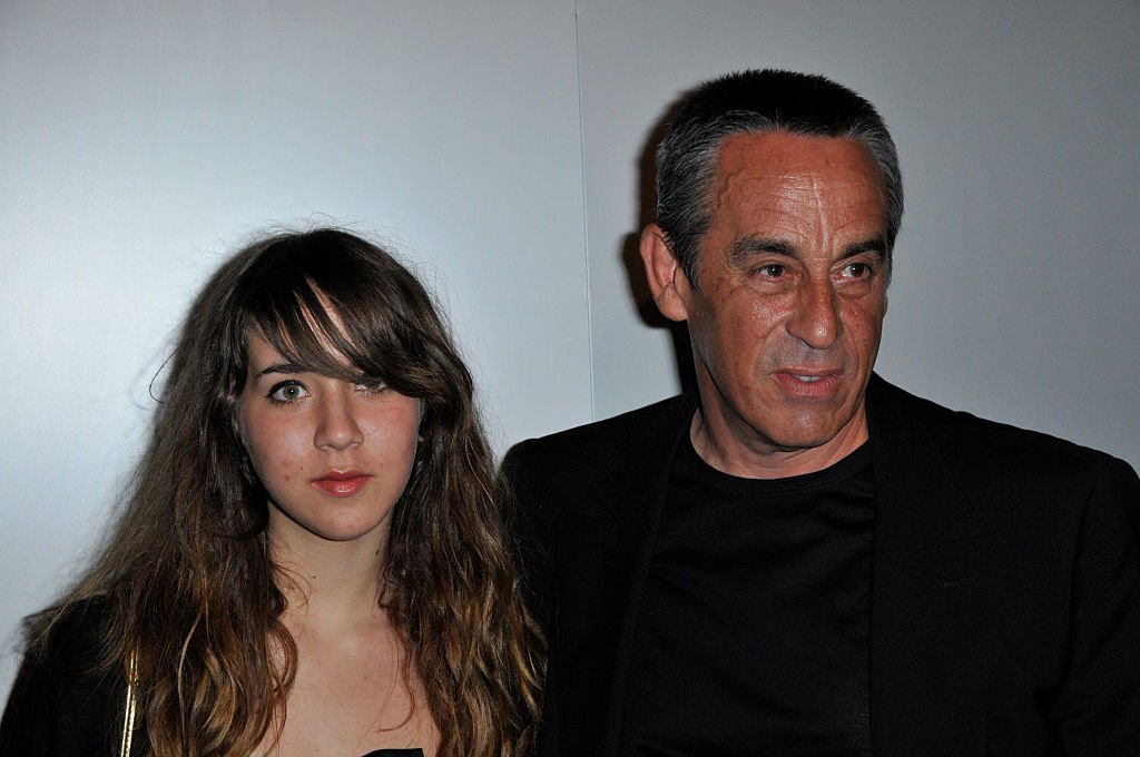 Thierry Ardisson et sa fille arrivent à la soirée Madame Figaro lors du 62e Festival de Cannes. | Photo : Getty Images
