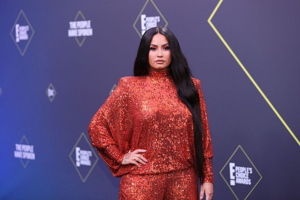 Demi Lovato at the 2020 E! People's Choice Awards at the Barker Hangar in Santa Monica, California on November 15, 2020 | Photo: Getty Images