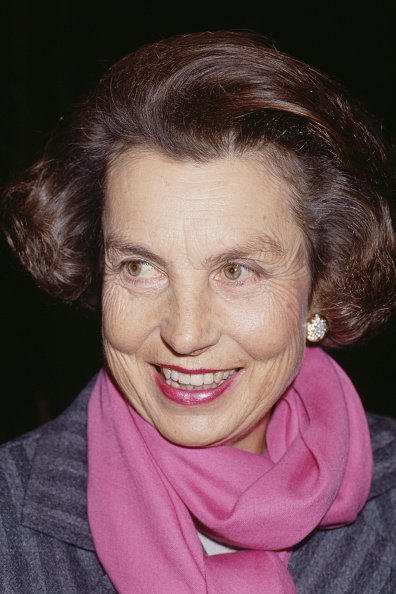 L'héritière française de L'Oréal, mondaine, femme d'affaires et philanthrope Liliane Bettencourt. | Photo : Getty Images L'héritière française de L'Oréal, mondaine, femme d'affaires et philanthrope Liliane Bettencourt. | Photo : Getty Images