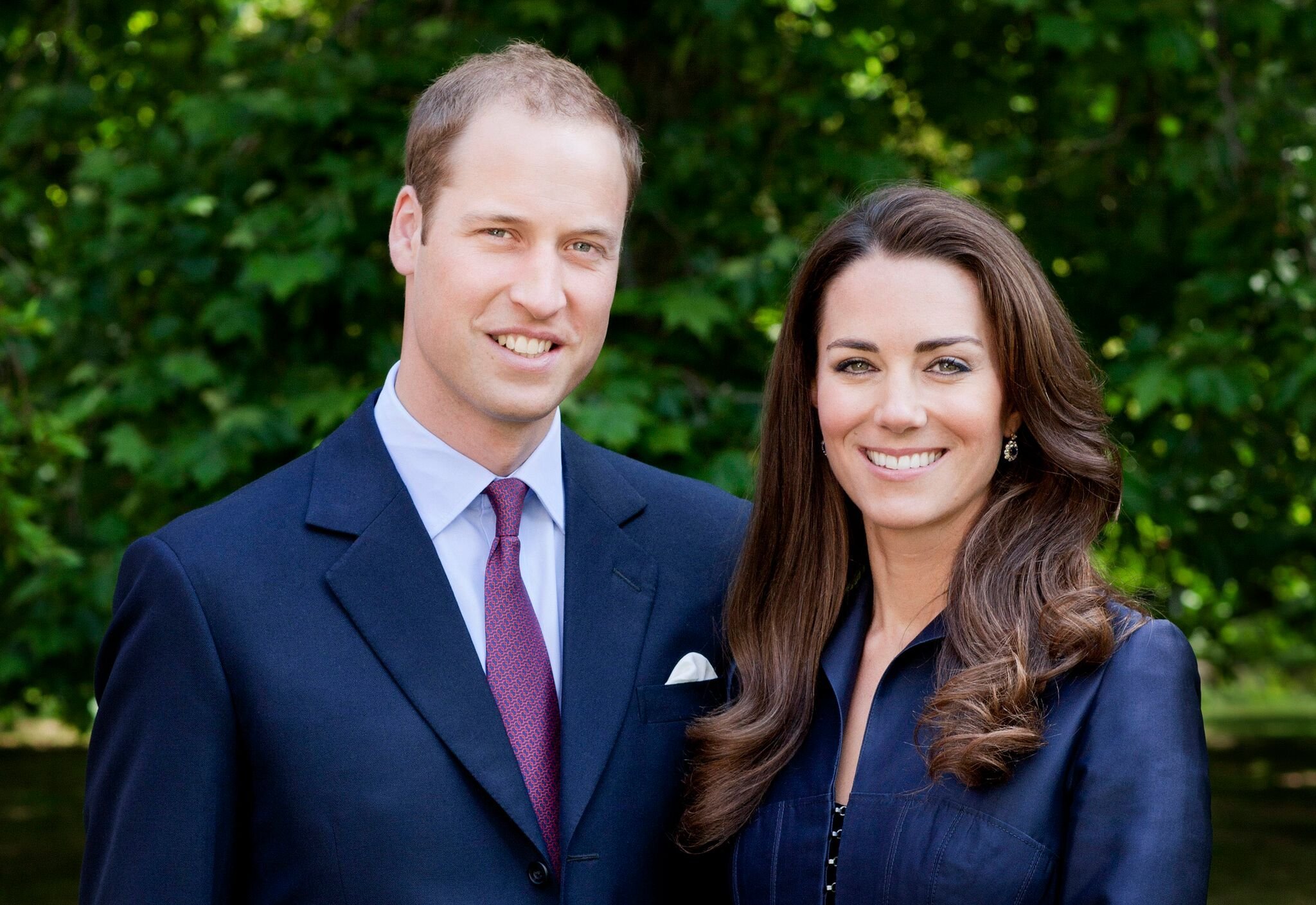  Prince William and Duchess of Cambridge pose for the official tour portrait | Getty Images