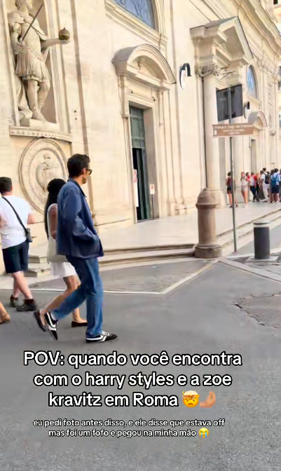 Zoë Kravitz walking arm in arm with Harry Styles in Rome, Italy, posted on August 24, 2025. | Source: TikTok/@beatrizalyrio