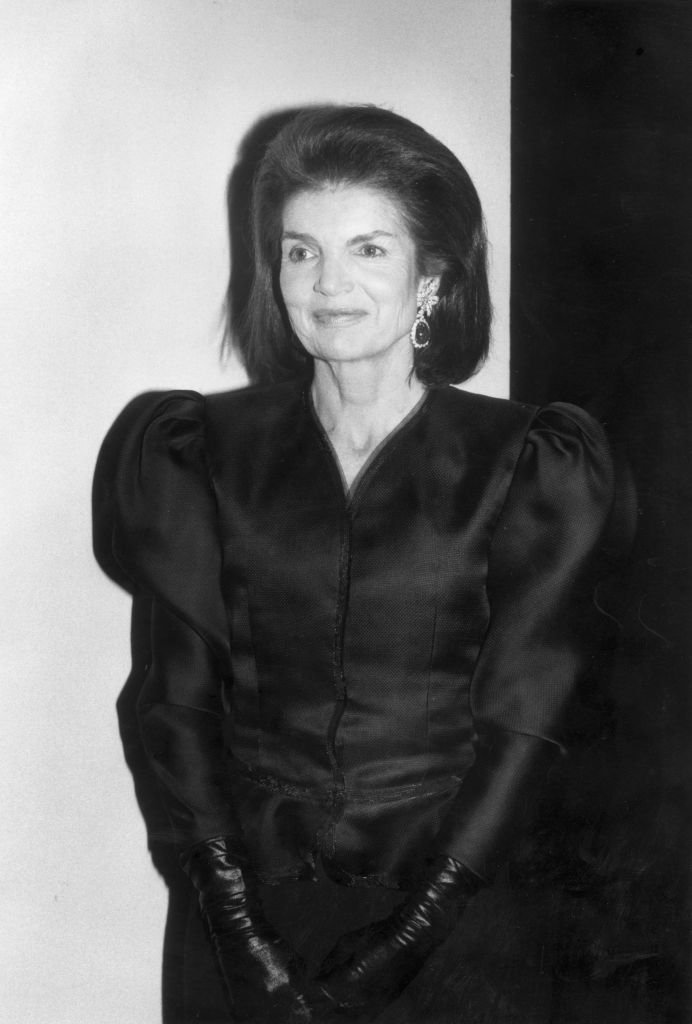 Jacqueline Bouvier Kennedy Onassis at a tribute to William S Paley, president of CBS on December 1988 in New York | Photo: Tom Gates/Hulton Archive/Getty Images