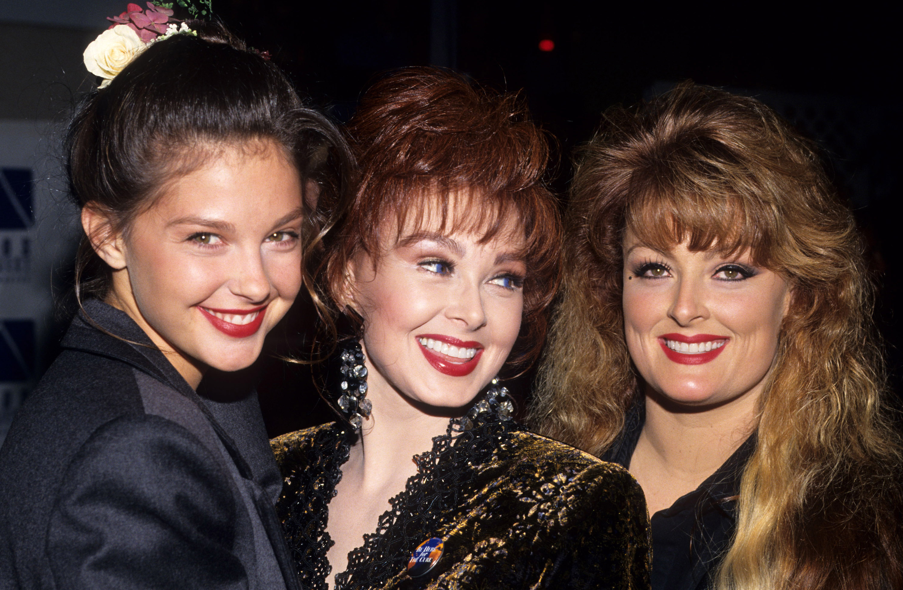 Ashley, Wynonna, and Naomi Judd at the APLA 6th Commitment to Life Concert Benefit | Source: Getty Images