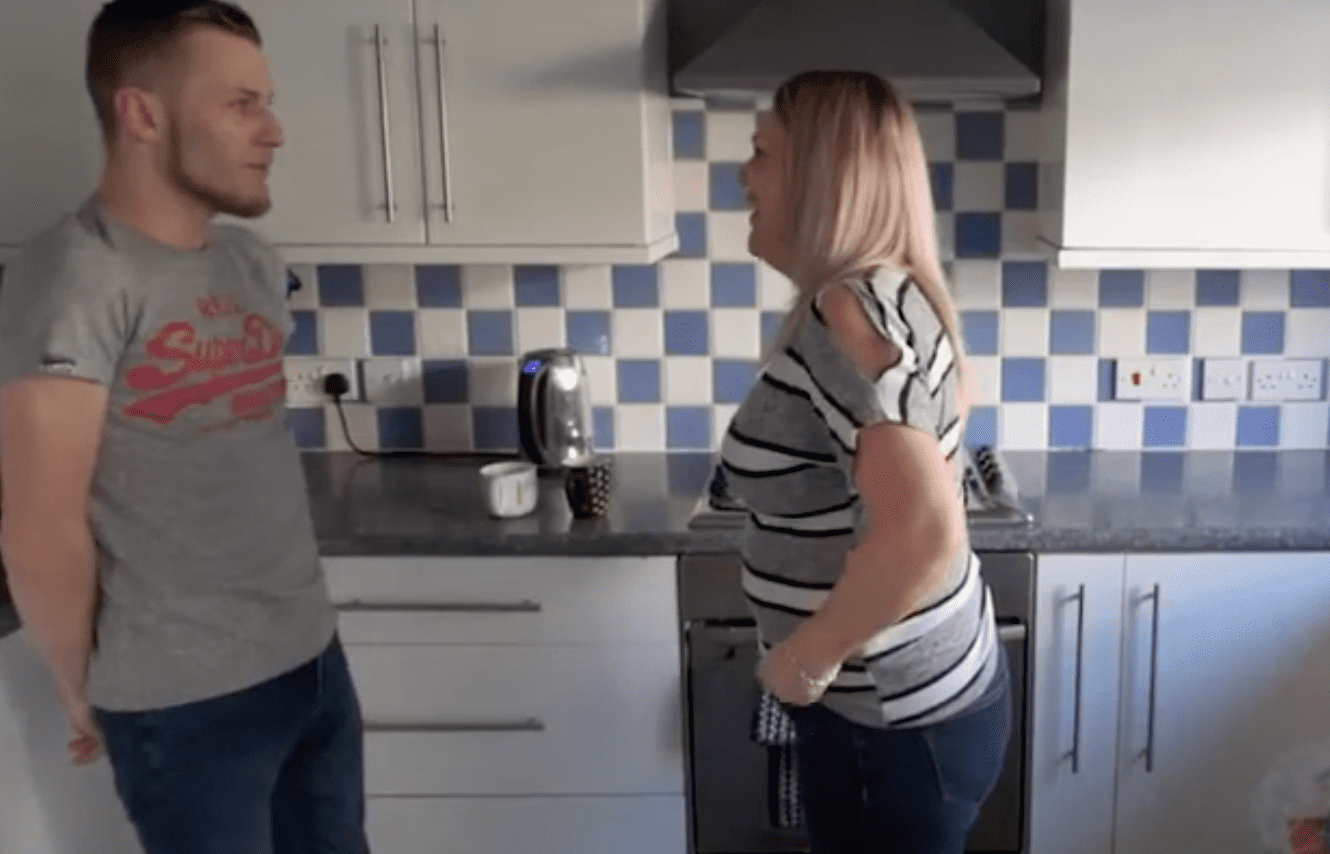 Natalie Hawkins welcomes Keiran Kilday in her home | Photo: youtube.com/Wales Online