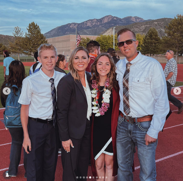 A community rallied around Lydia after the tragedy. Here's a photo of part of the Long family at Lydia's high school graduation in 2021. | Source: Instagram/lydia_vernon