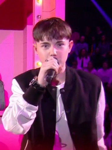Lilou sur scène durant la finale. l Source : TF1 Replay