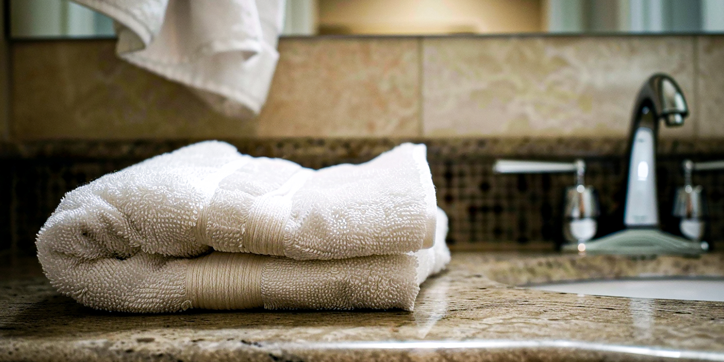 A towel in a bathroom | Source: Amomama