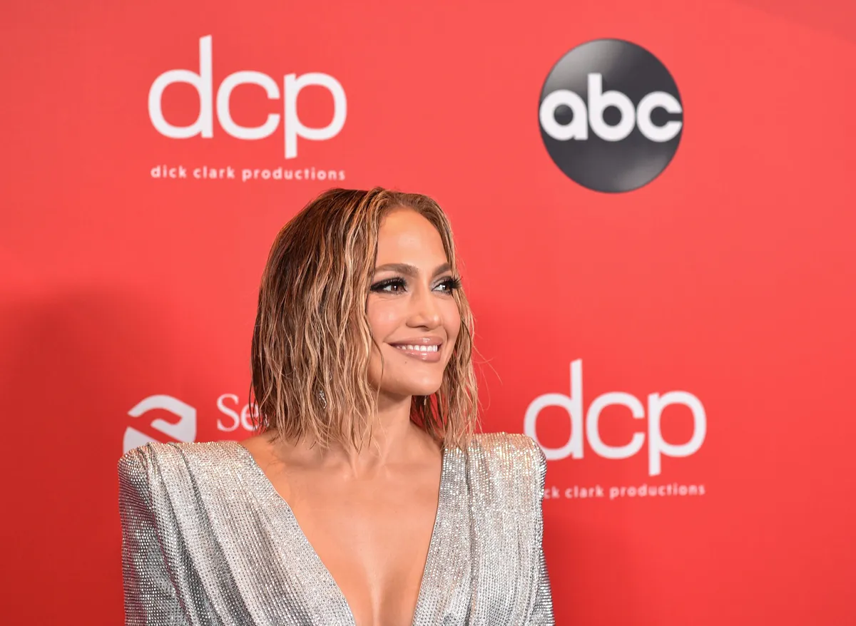 Jennifer Lopez attends the 2020 American Music Awards. | Getty Images
