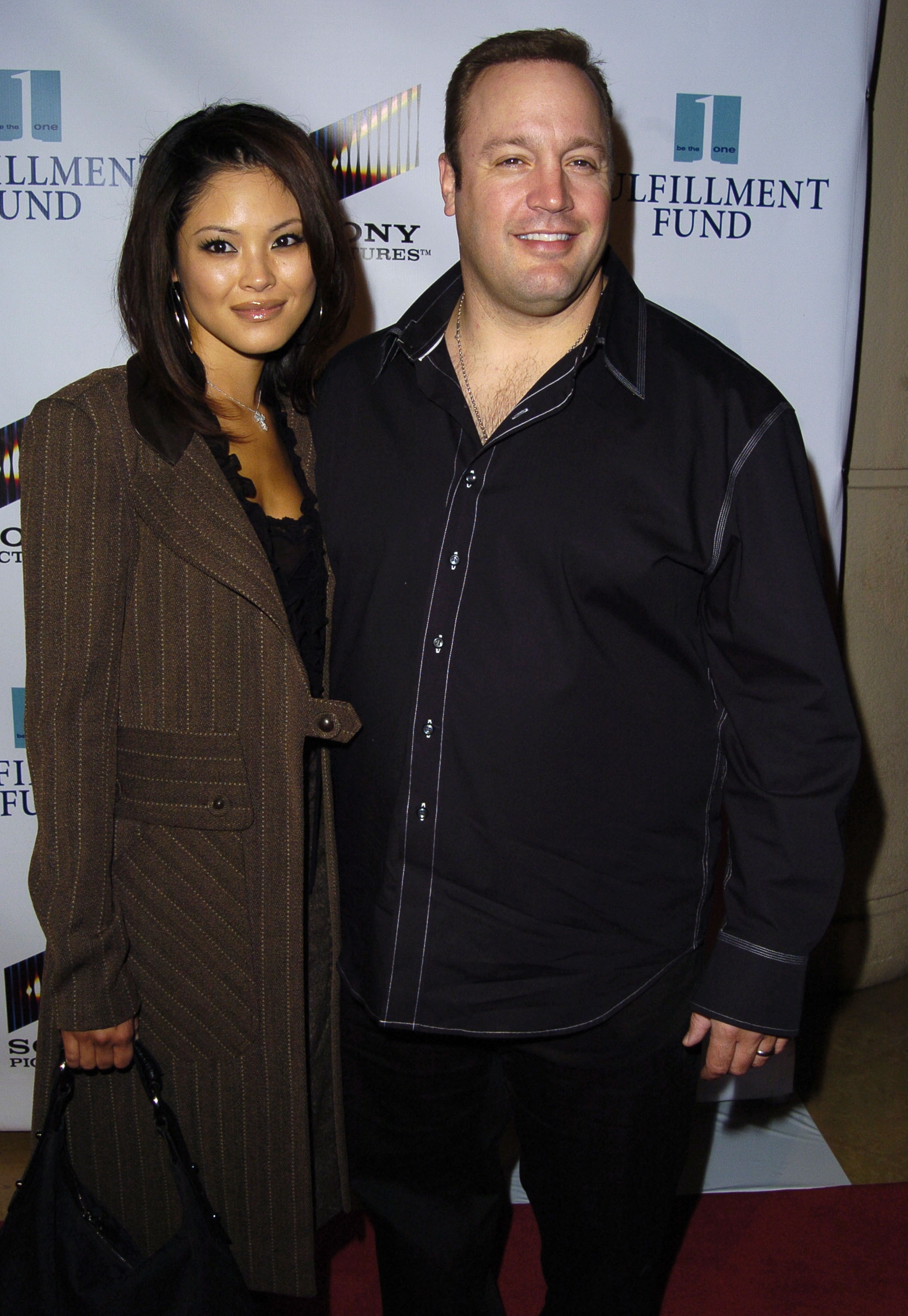 Kevin James and Steffiana De La Cruz at the Fulfillment Fund to Honor Sony's Amy Pascal at a 2004 Benefit Gala in Beverly Hills | Source: Getty Images