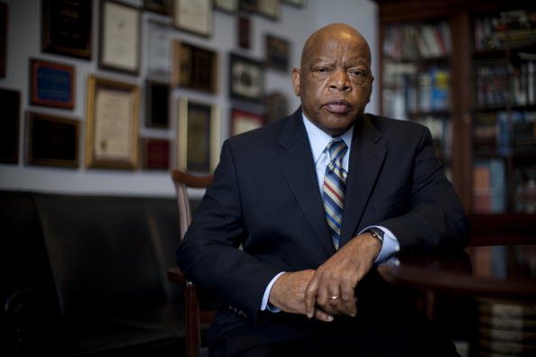John Lewis dans les bureaux de Canon House le 17 mars 2009 à Washington, D.C. | Photo : Getty Images
