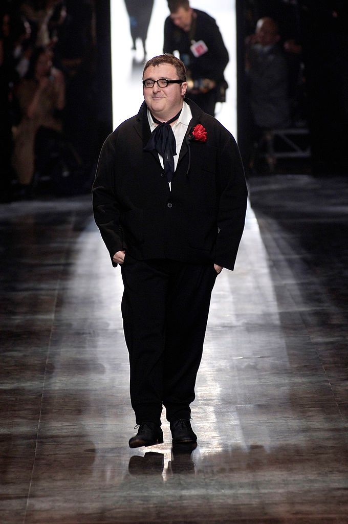 Designer Alber Elbaz on the catwalk during the Lanvin fashion show as part of Paris Fashion Week Autumn/Winter 2008 in Paris, France | Photo: Karl Prouse/Catwalking/Getty Images