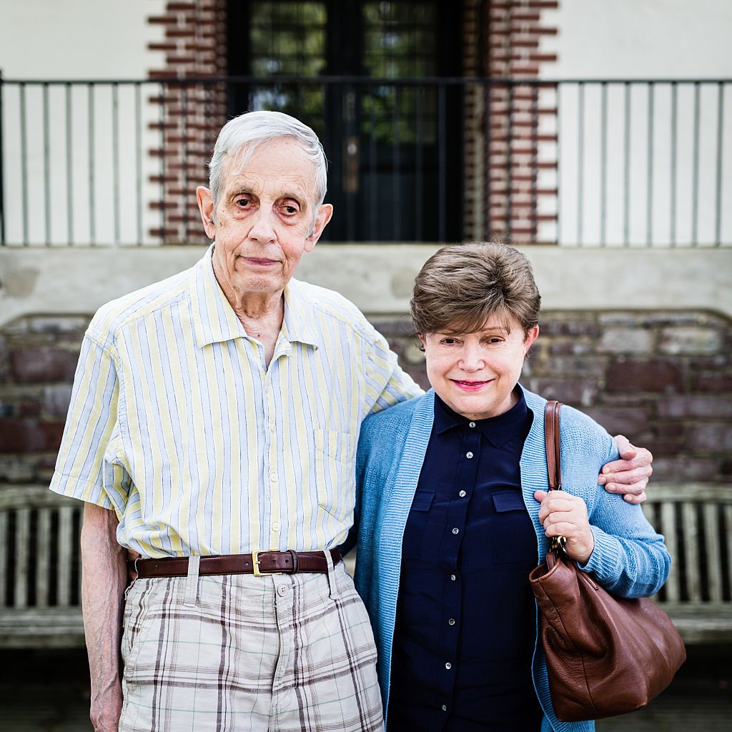 John Forbes Nash, Jr. and Alicia de Lardé Nash pose for a photo on August 9, 2014 in Princeton | Photo: Getty Images
