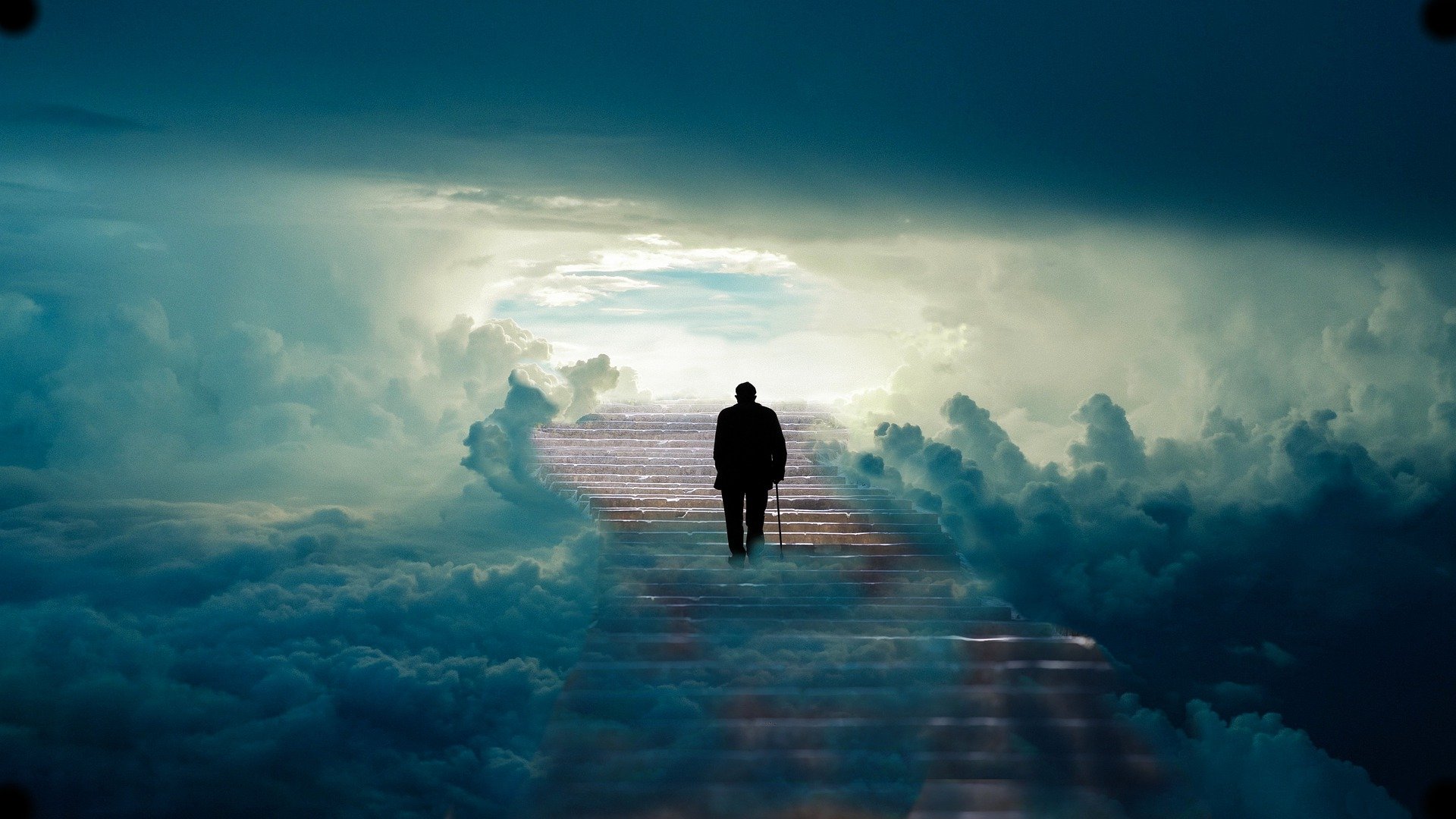 Man on his way to heaven | Source: Pixabay