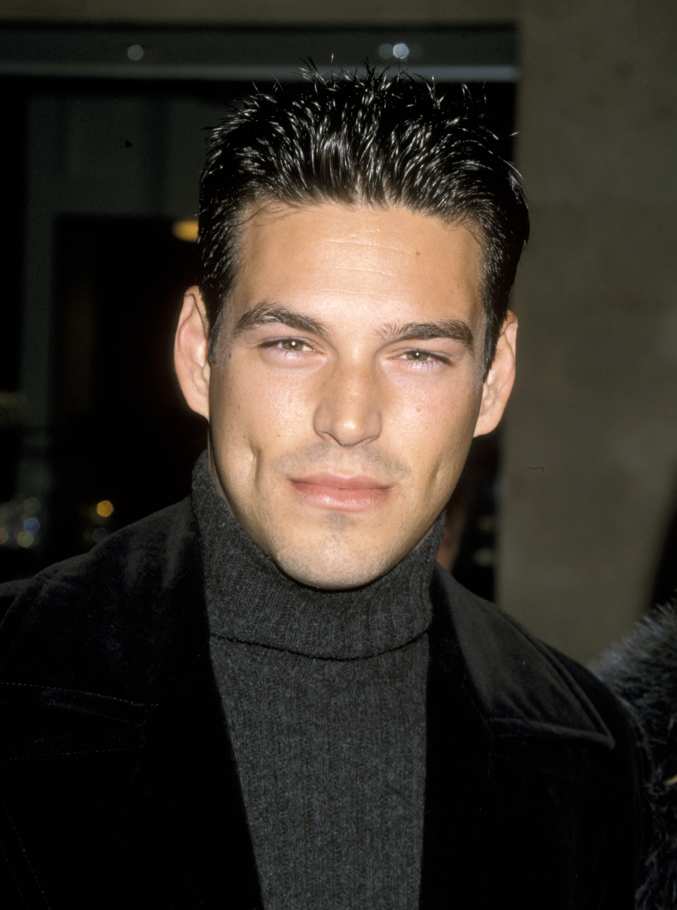 The '90s heartthrob during the Aaron Spelling Holiday Party on December 4, 1998, in Beverly Hills, California. | Source: Getty Images