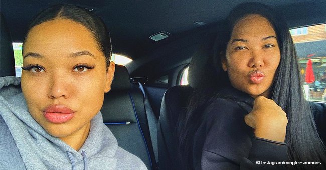 Kimora Lee Simmons & daughter show off their natural beauty in no-makeup selfie during a car ride