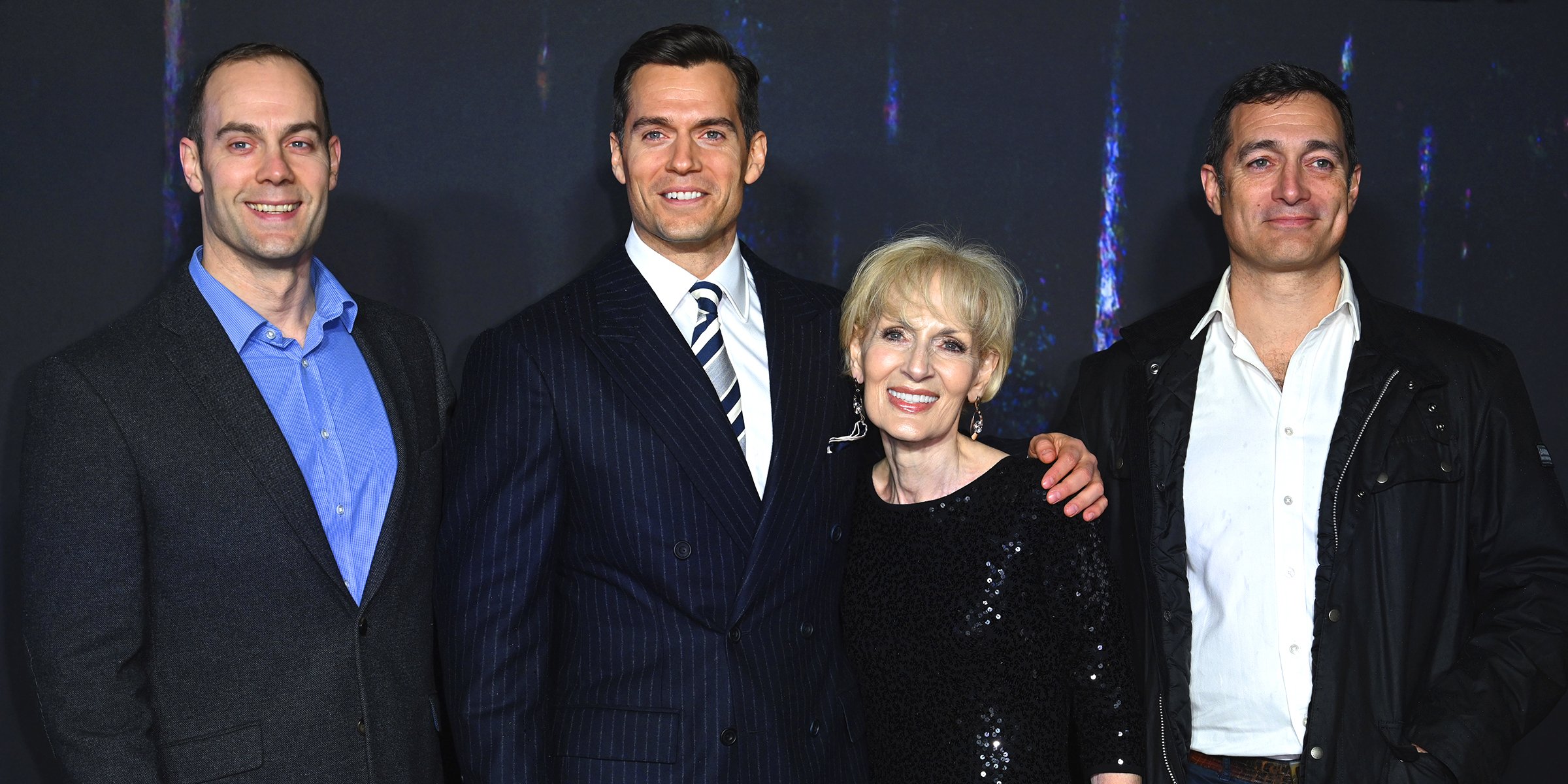 Henry Cavill (centre) with mother Marianne and two of his brothers | Source: Getty Images