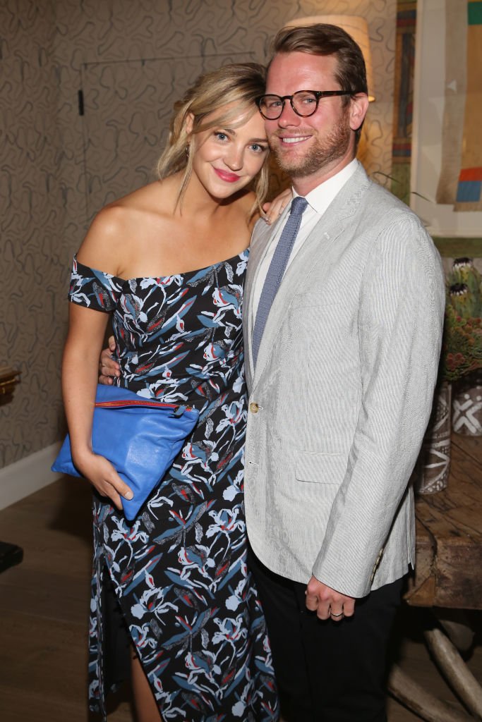 Abby Elliott and Will Kennedy attend The Cinema Society & Kargo host the after party for the Season 3 Premiere of Bravo's "Odd Mom Out" on July 11, 2017 in New York City. | Source: Getty Images