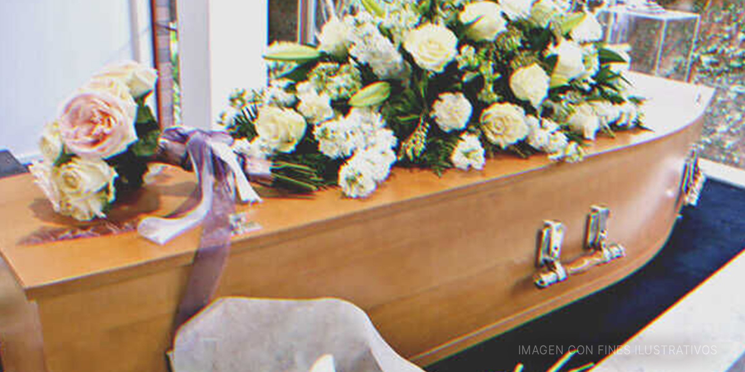 Ataúd durante un cortejo fúnebre | Foto: Shutterstock
