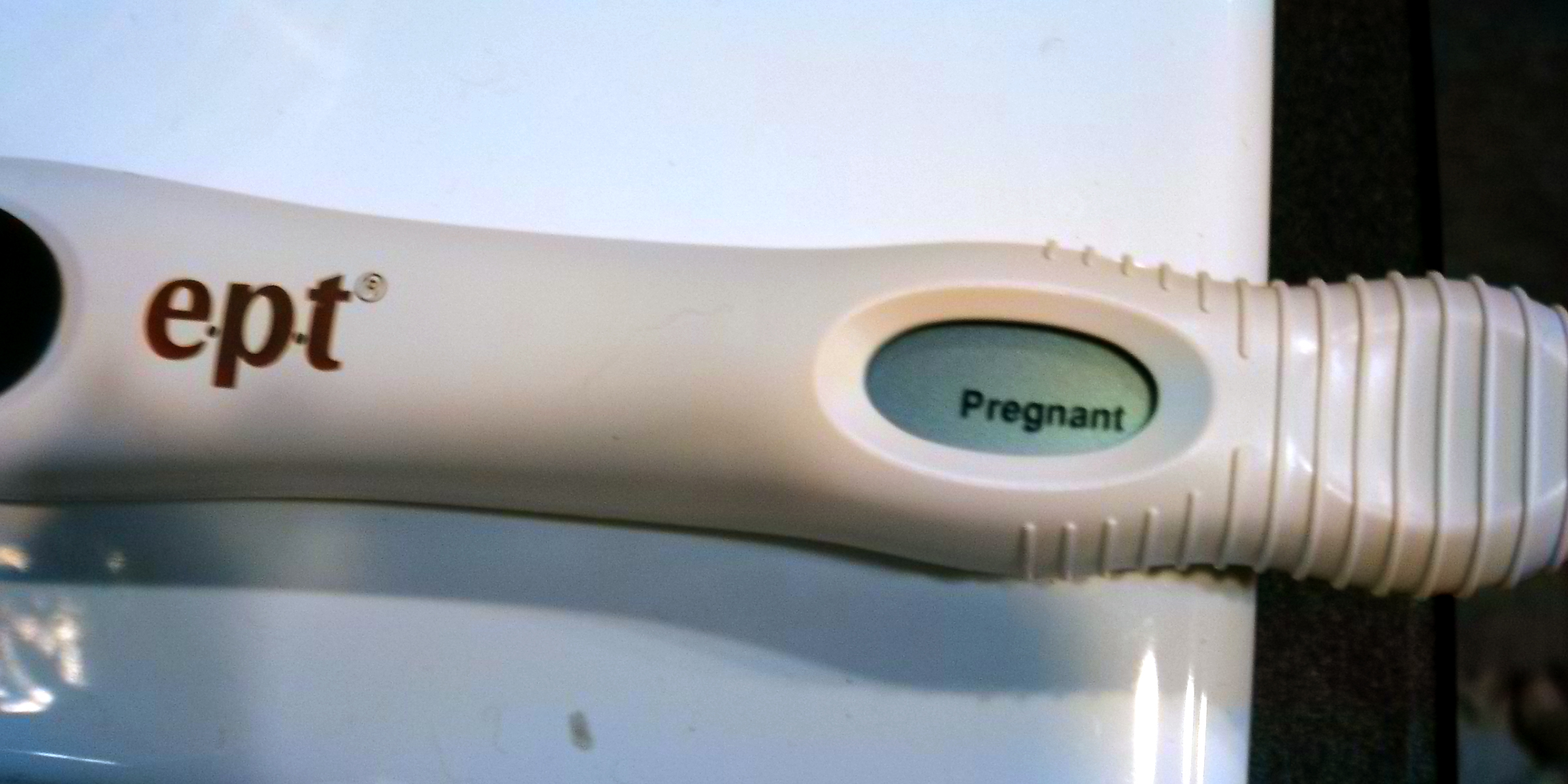 A positive pregnancy test | Source: Flickr