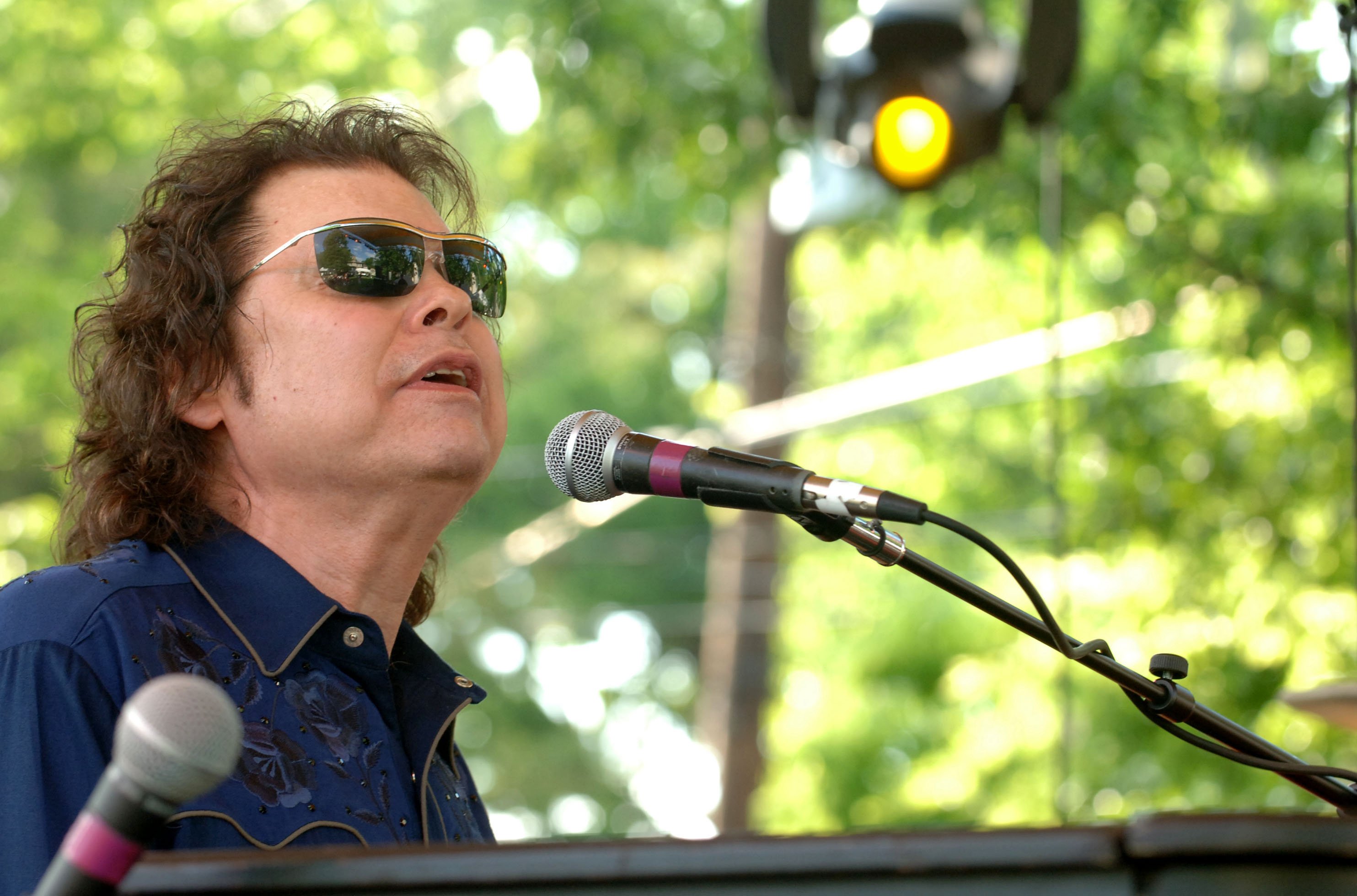 Ronnie Milsap performing at the Grammy Block Party and Member Fair | Source: Getty Images