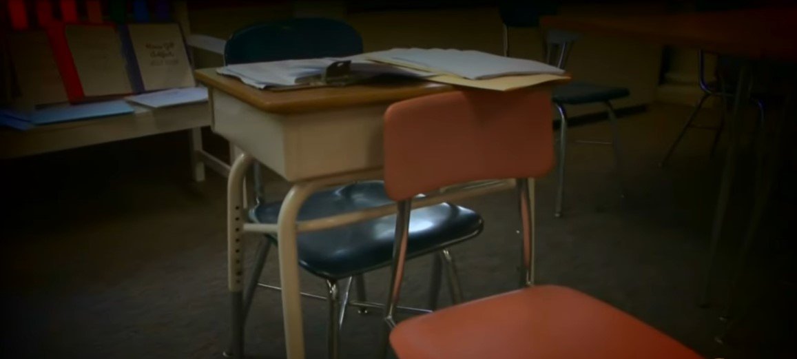 Picture of the chair Dan Gill keeps empty | Source: Youtube/CBSNewYork