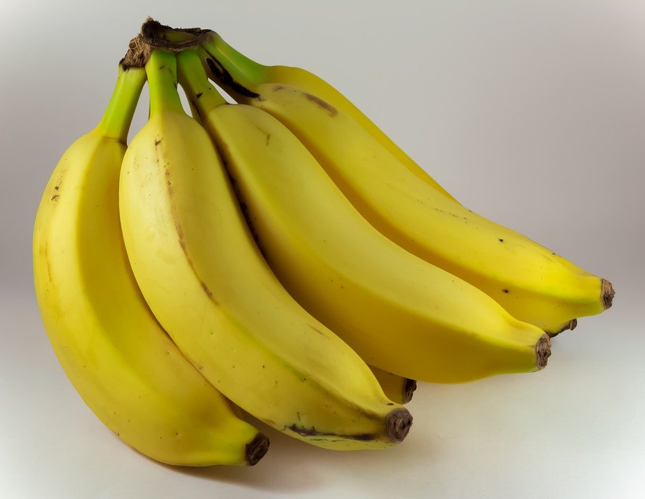 Una alimentación que incluya bananas pueda ayudar a elevar el magnesio/Imagen tomada de Max Pixel