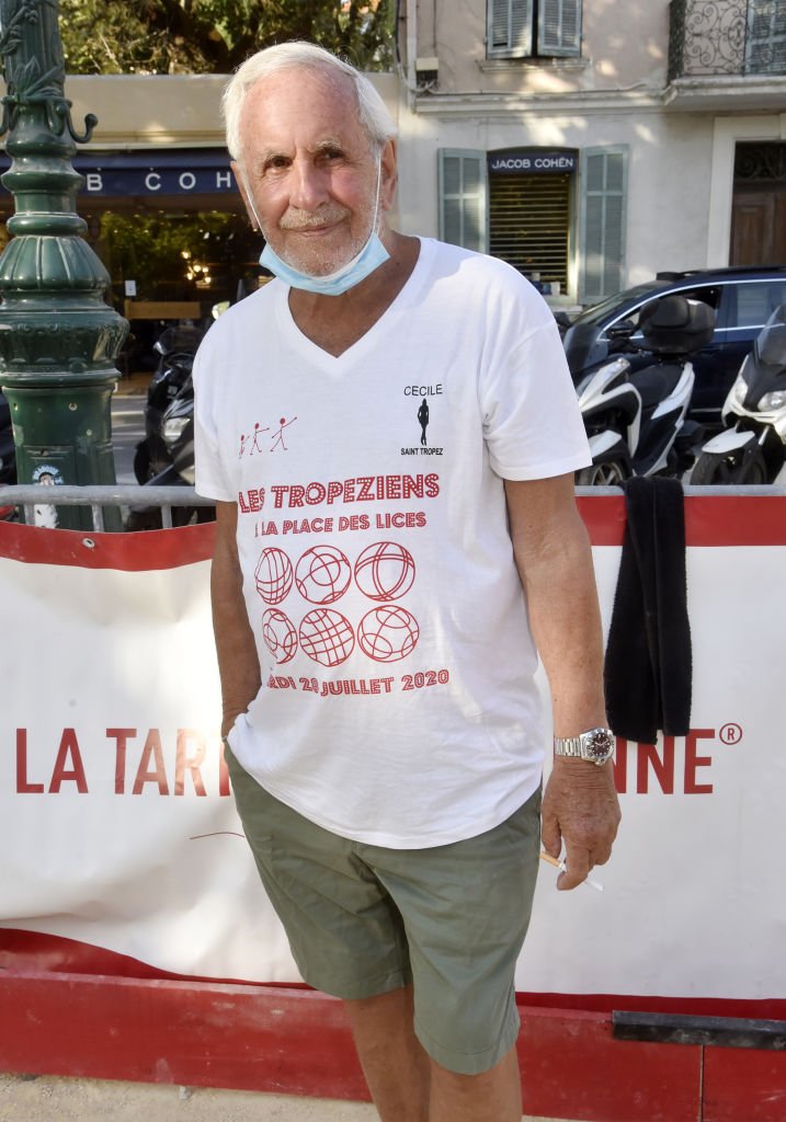 Patrice Laffont assiste à la fête de la pétanque tropézienne à la Place Des Lices le 28 juillet à Saint Tropez France. | Photo : Getty Images