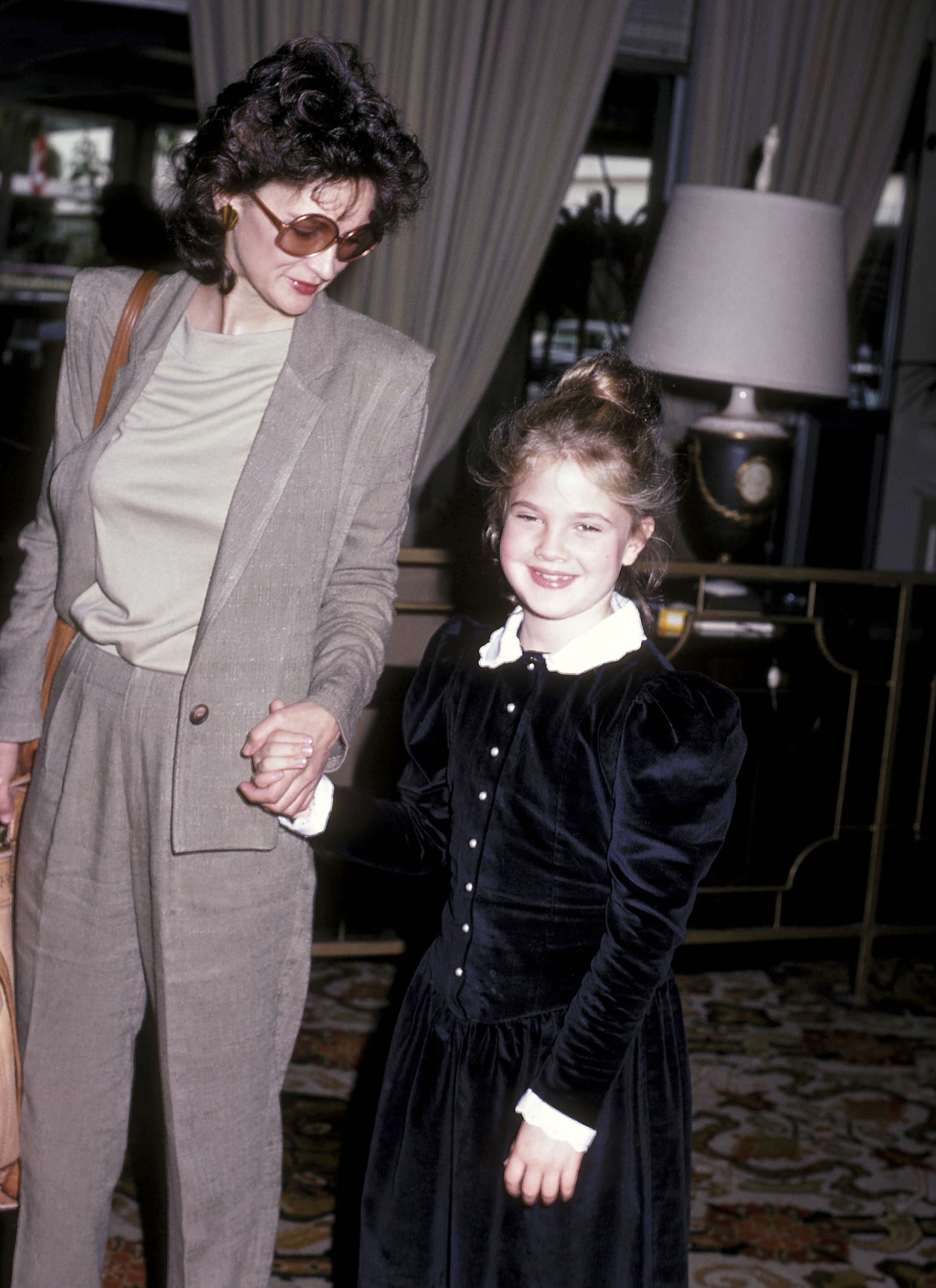 Drew Barrymore and mother Jaid Barrymore attend the Young Musicians Foundation's Second Annual Celebrity Mother/Daughter Fashion Show on March 10, 1983 | Photo: GettyImages