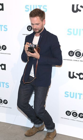 Actor/Photographer Patrick Adams at Meatpacking District Gallery on January 22, 2015 in New York City | Photo: Getty Images