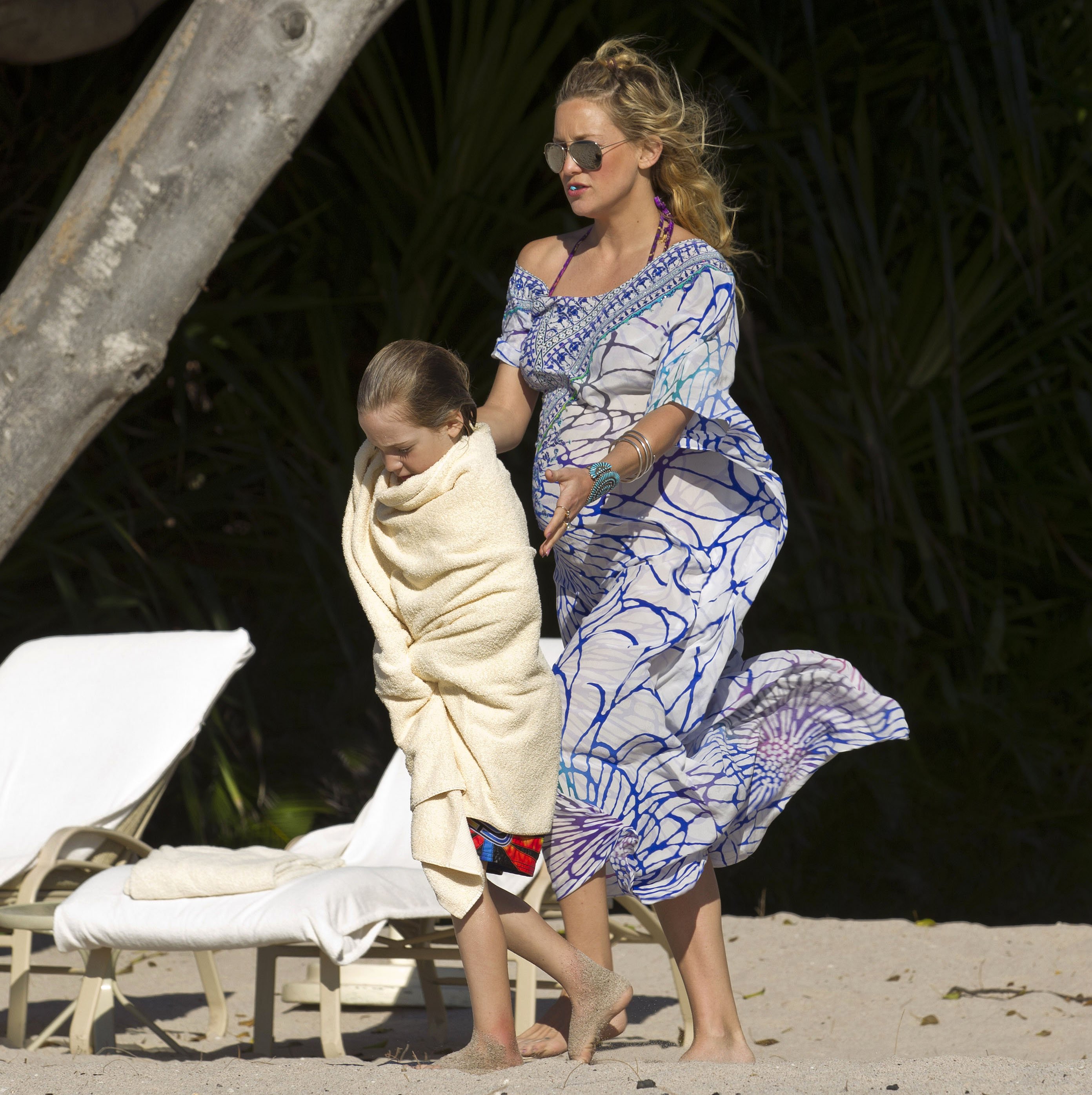 Kate Hudson and son, Ryder Robinson vacation in Punta Mita, Mexico on March 10, 2011. | Source: Getty Images