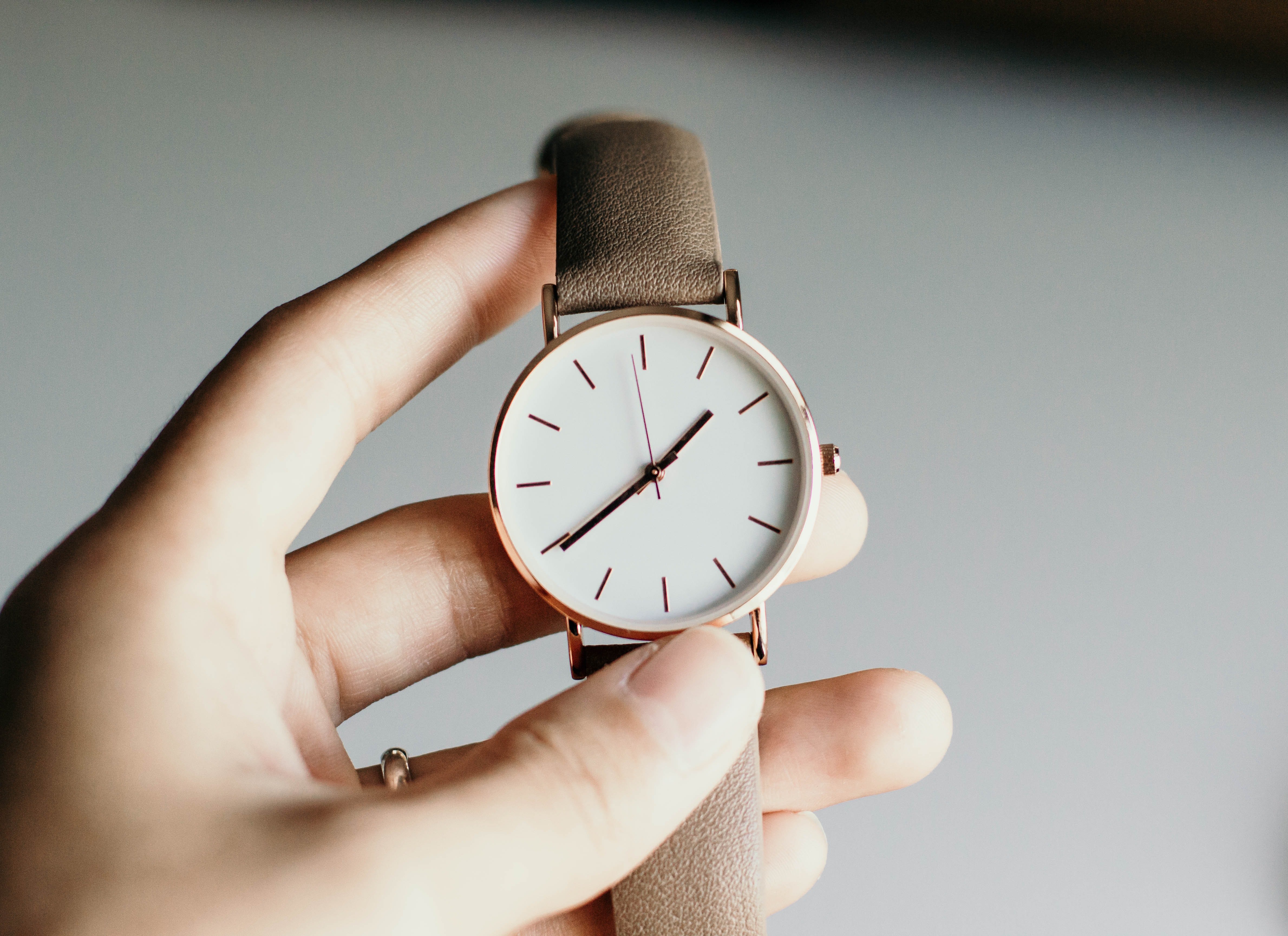I looked at my watch and waited for Jared to arrive home | Source: Unsplash