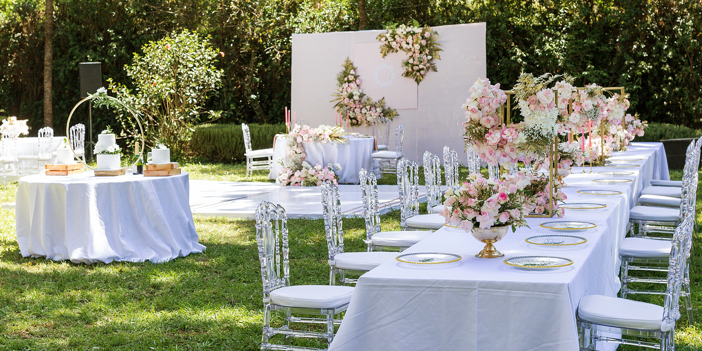 An outdoor wedding setup | Source: Shutterstock