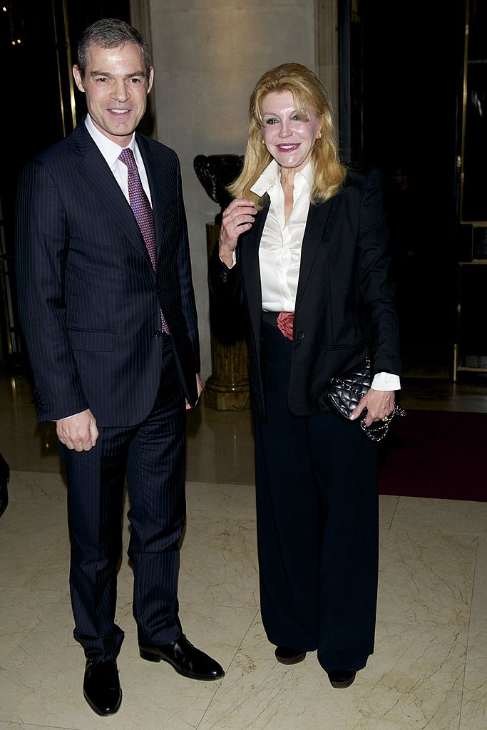 Jerome Bonnafont y la baronesa Carmen (Tita) Cervera en la presentación 'Disfruta Una Experiencia De Lujo' el 25 de marzo de 2014 en Madrid, España. | Imagen: Getty Images Jerome Bonnafont y la baronesa Carmen (Tita) Cervera en la presentación 'Disfruta Una Experiencia De Lujo' el 25 de marzo de 2014 en Madrid, España. | Imagen: Getty Images