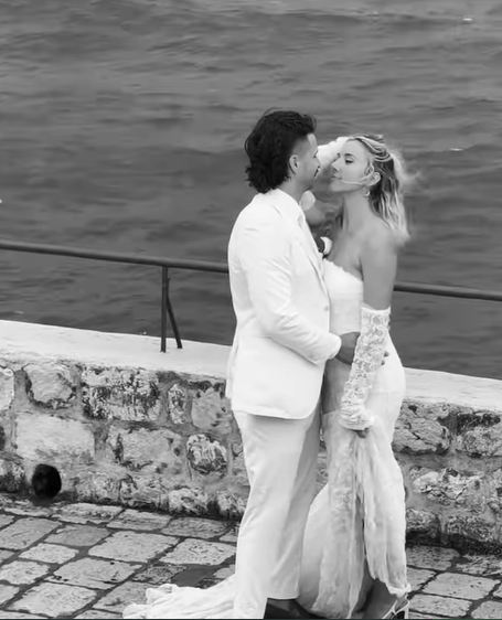 Liam Stewart and Nicole Artukovich during their wedding ceremony as seen in an Instagram reel posted on June 2, 2024 | Source: Instagram/dubrovnikluxuryweddings