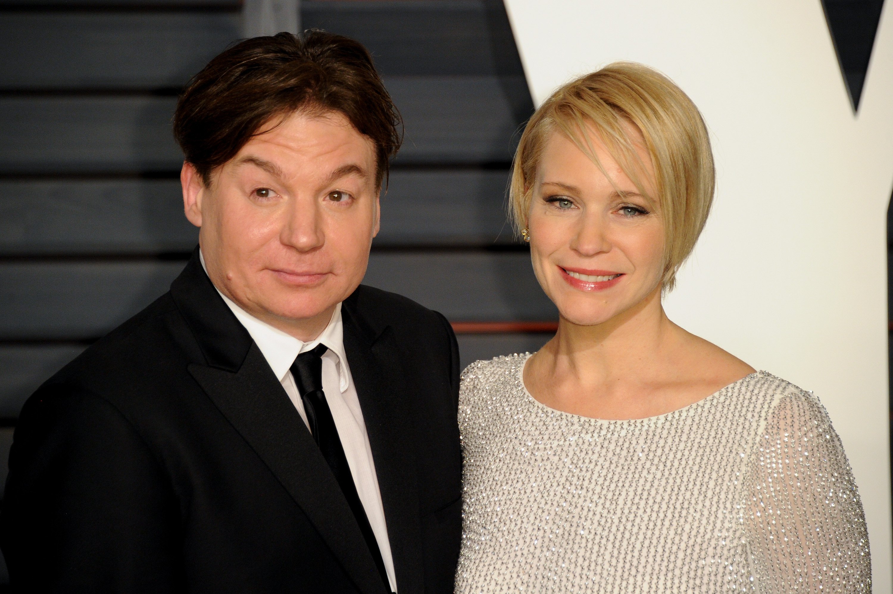 Mike Myers and Kelly Tisdale at the 2015 Vanity Fair Oscar Party on February 22, 2015, in Beverly Hills | Source: Getty Images