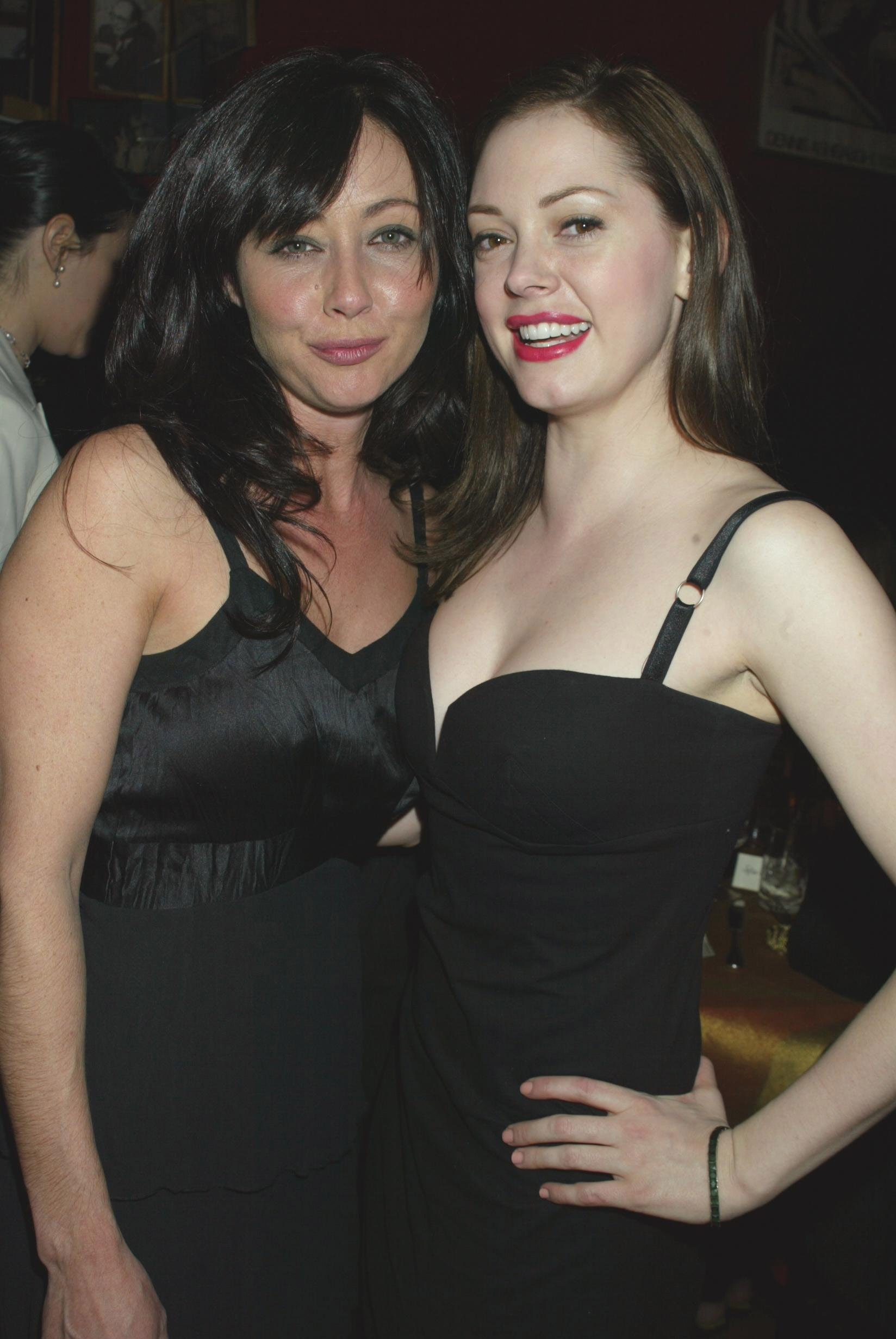 Shannen Doherty and Rose McGowan during Entertainment Weekly's 10th Annual Academy Award Party in New York on February 29, 2004 | Source: Getty Images