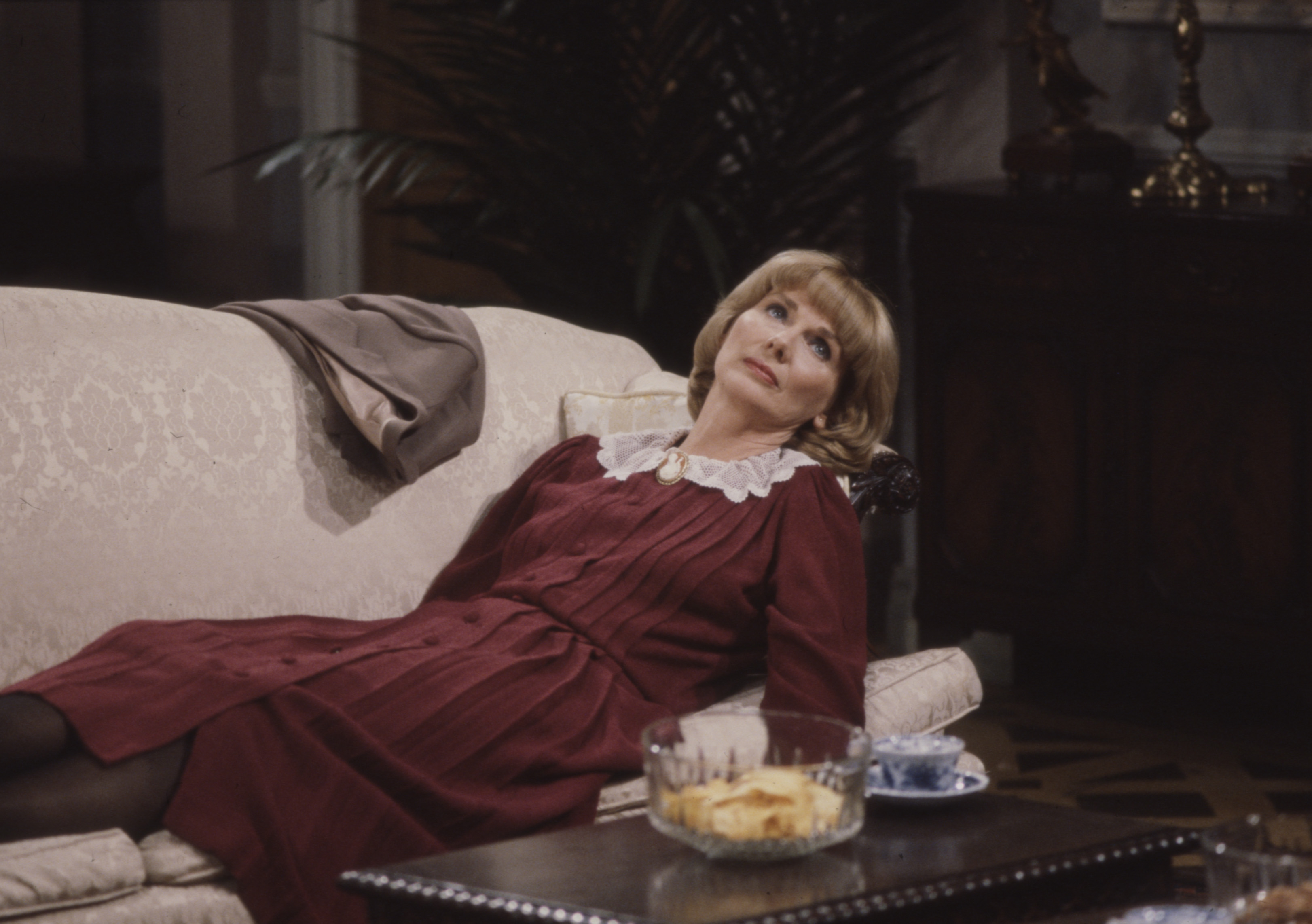 Inga Swenson in der Hit-Sitcom "Benson" am 1. Januar 1980 in Los Angeles, Kalifornien | Quelle: Getty Images