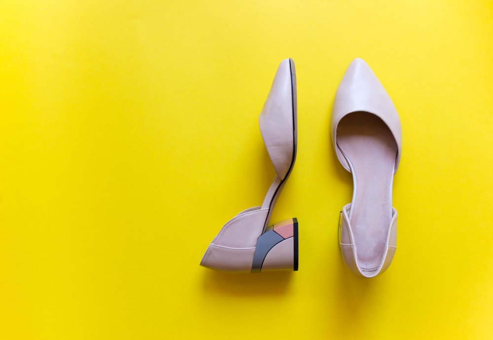 Par de zapatos puntiagudos de tacón. I Foto: Shutterstock