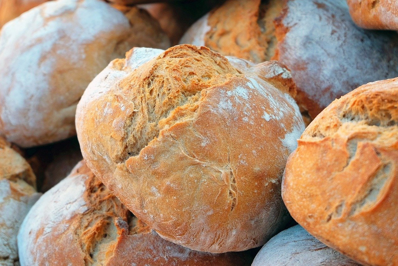 Un lote de pan recién horneado. | Foto: Pixabay
