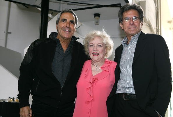 Tony Thomas, Betty White, and Paul Junger Witt on May 4, 2006, in Los Angeles, California. | Source: Getty Images.
