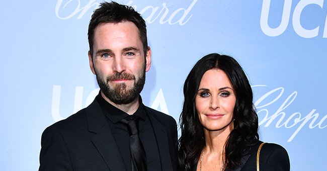 Johnny McDaid and Courteney Cox at the 2019 Hollywood for Science Gala on February 21, 2019 in Los Angeles, California. | Photo: Getty Images