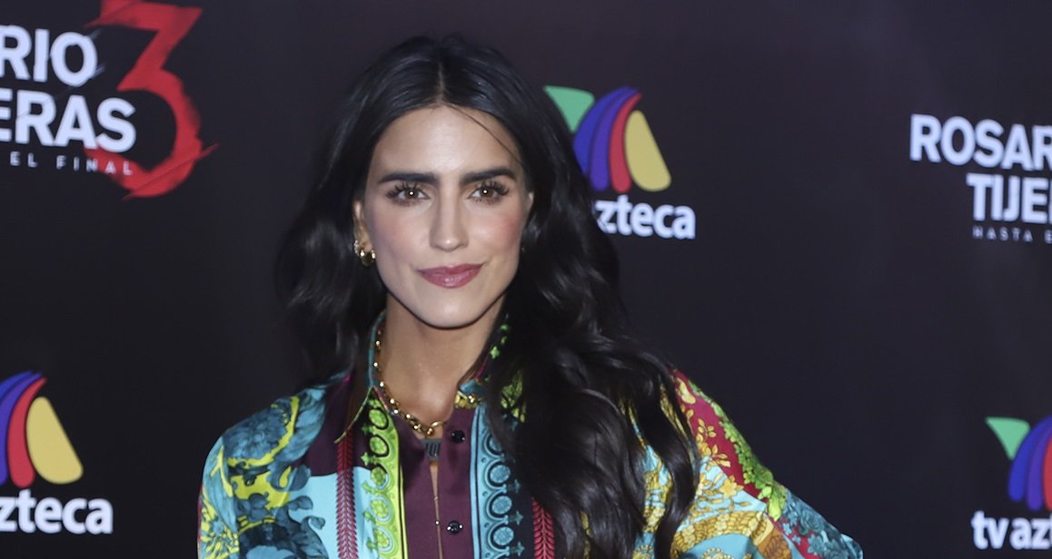Bárbara de Regil posa para fotos en la alfombra roja de la tercera temporada de "Rosario Tijeras" en Azteca Tlalpan en agosto de 2019 en Ciudad de México. | Foto: Getty Images