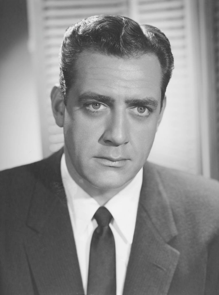 Ein Porträt des kanadischen Schauspielers Raymond Burr, ca. 1955 | Quelle: Getty Images