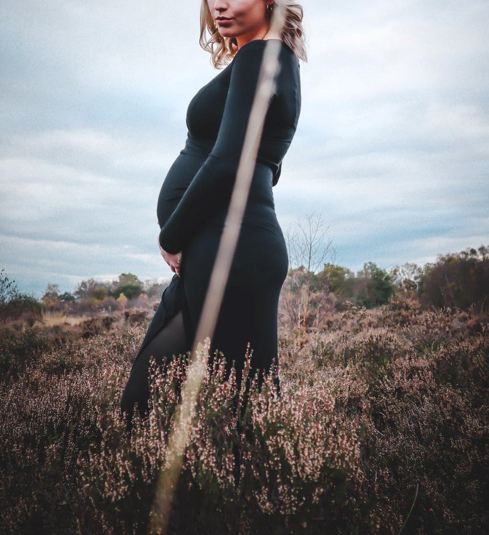 A pregnant stranger arrived in town | Source: Pexels