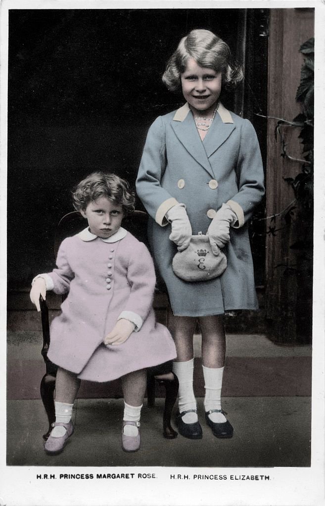 Princess Margaret and Princess Elizabeth as children, circa 1930. | Source: Getty Images