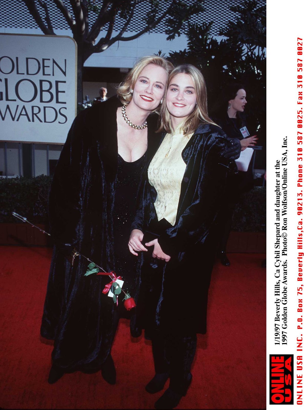 Cybill Shepherd and Clementine Ford at the 1997 Golden Globe Awards in  Beverly Hills, California. | Source: Getty Images