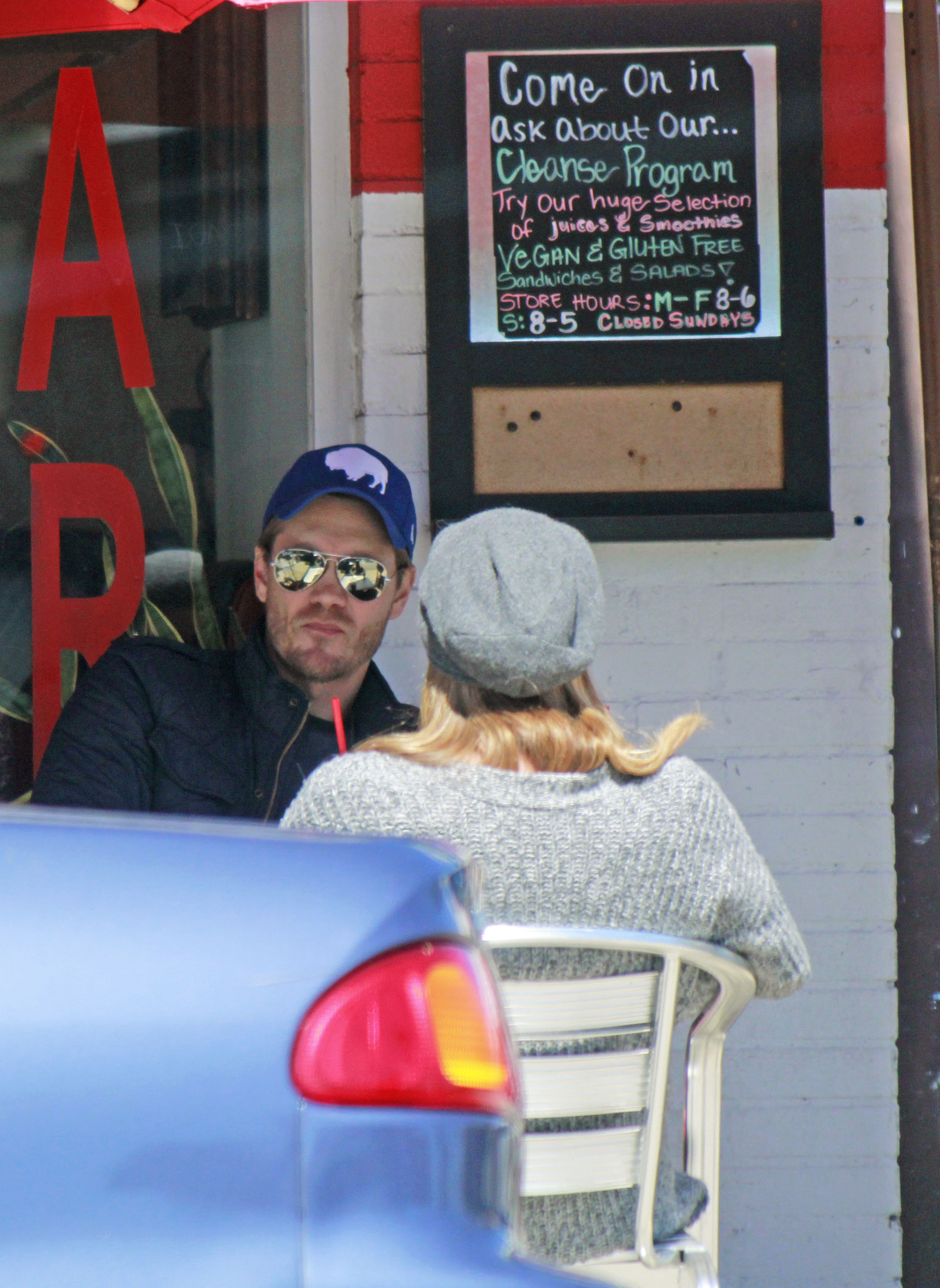 Chad Michael Murray and Sarah Roemer seen having lunch in Studio City on March 3, 2015, in Los Angeles, California | Source: Getty Images