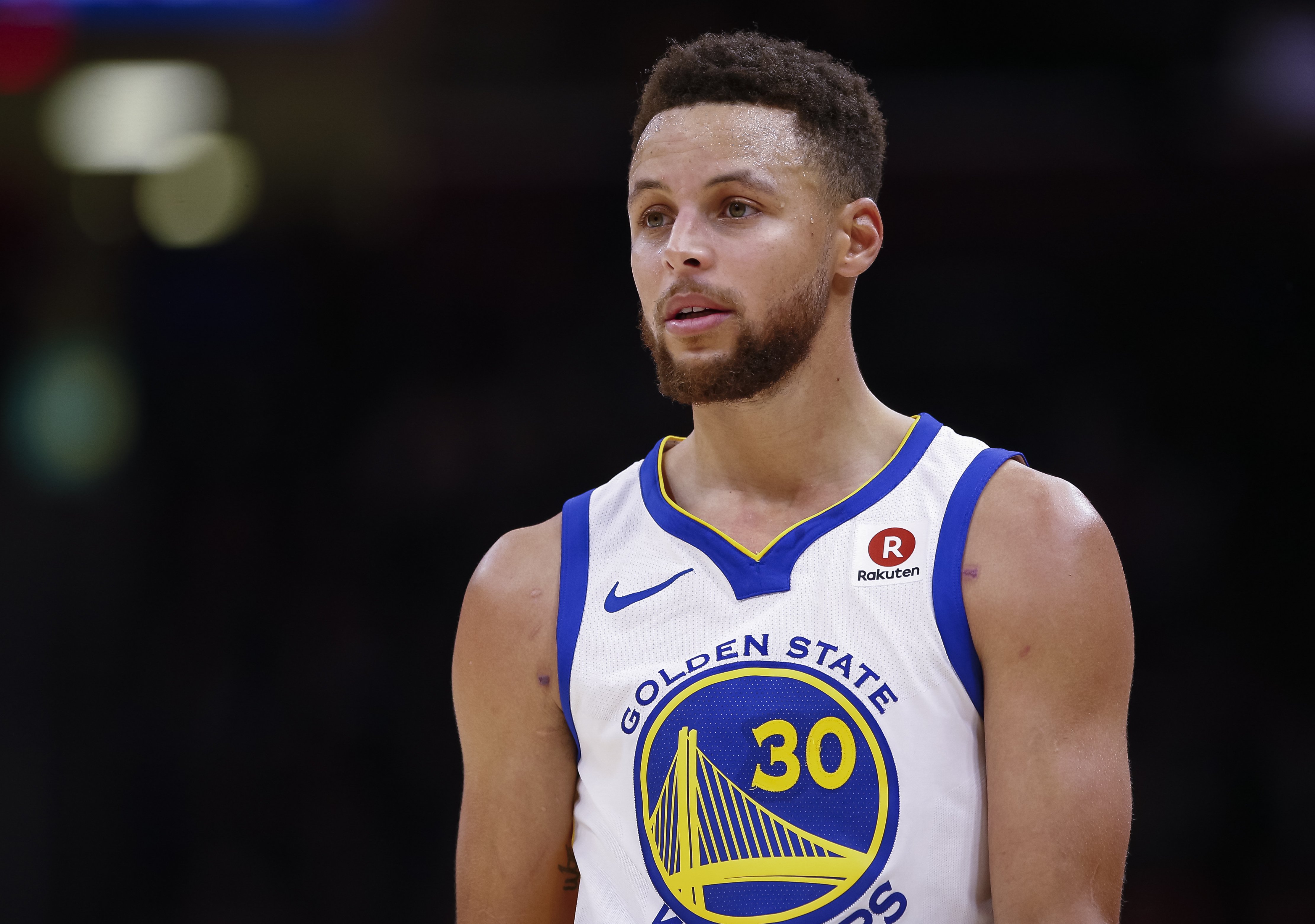Stephen Curry #30 of the Golden State Warriors is seen during the game against the Cleveland Cavaliers at Quicken Loans Arena on January 15, 2018 in Cleveland, Ohio | Photo: GettyImages