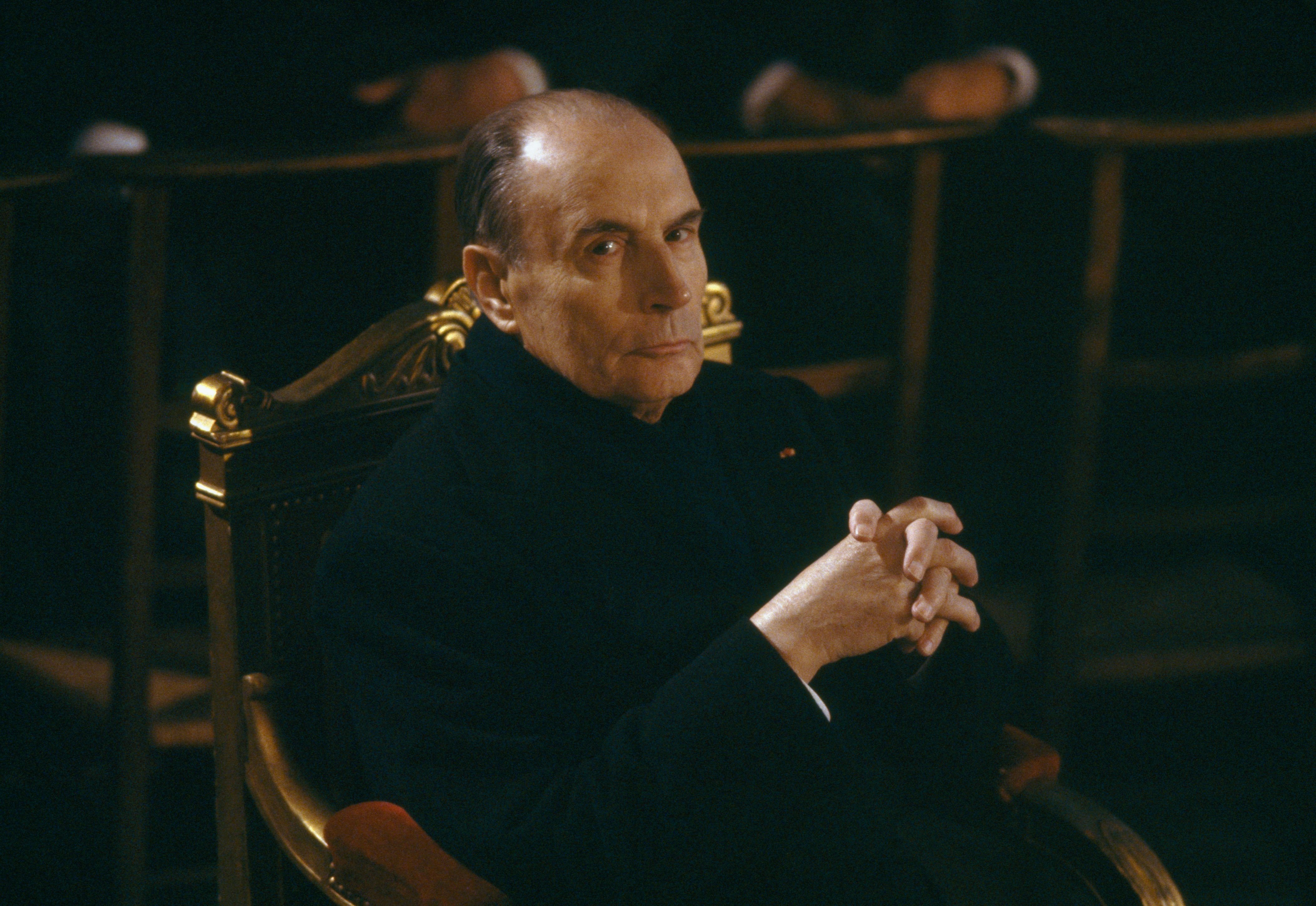 François Mitterand à l'enterrement d'Edgar Faure. l Source : Getty Images
